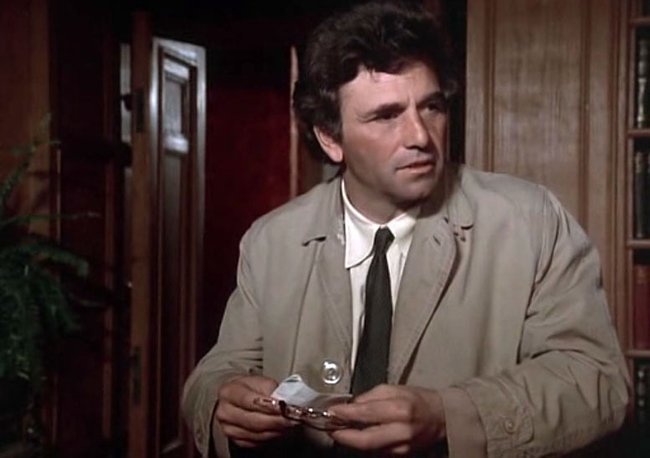Columbo kommt dem Mörder auf die Spur. Columbo kommt dem Mörder auf die Spur.
